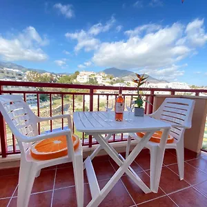 fuengirola-holiday-apartment-w-balcony-view-pool.1costadelsol.com/